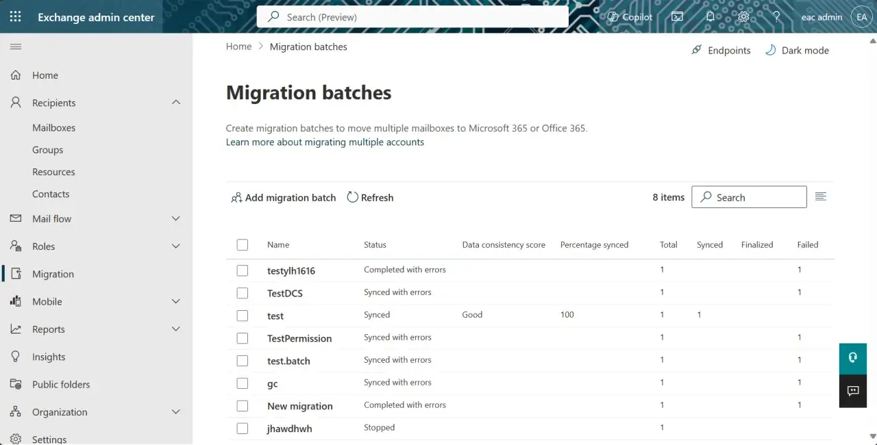 Tableau des lots de migration dans le centre d'administration Exchange, montrant l'état de l'exchange online.