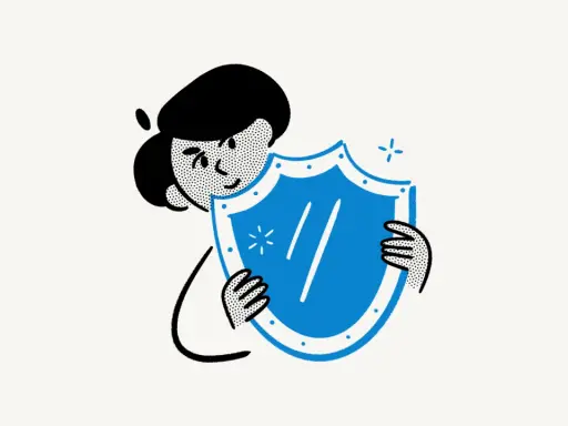 Une personne tient un bouclier bleu, symbole de protection. Ce bouclier pourrait représenter un code à usage unique Microsoft pour sécuriser vos données.