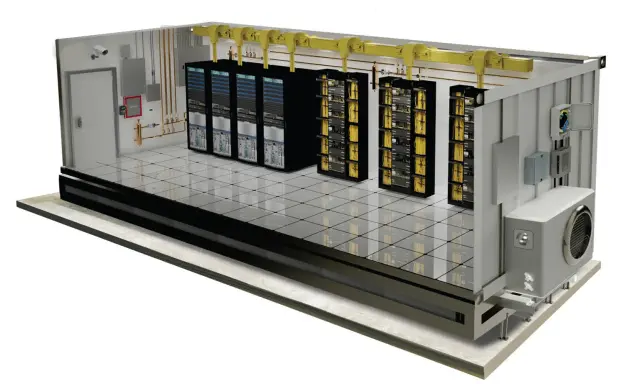 Vue en coupe d'un **data center extérieur** modulaire, avec des racks de serveurs, câblage jaune, système de climatisation et caméras de surveillance.